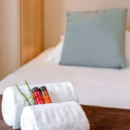 Huswell - The Perfect Getaway Family With Terrace *